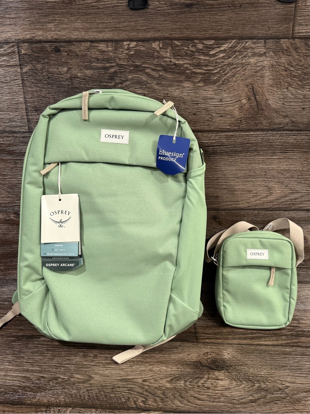 NWT Osprey Large Arcane 21-Liter Commuter Backpack and Crossbody bag